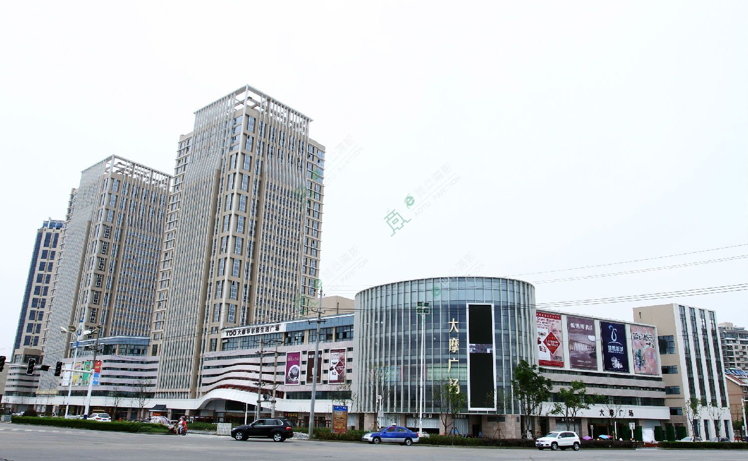 [分享]高端隔斷廠家_安徽凹凸隔斷_[承接]大摩華爾街廣場玻璃隔斷工程